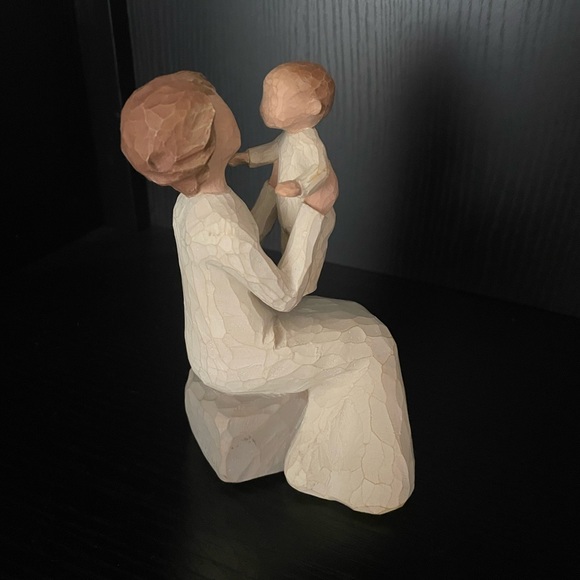 Grandmother Willow Tree Figurine - Picture 6 of 11